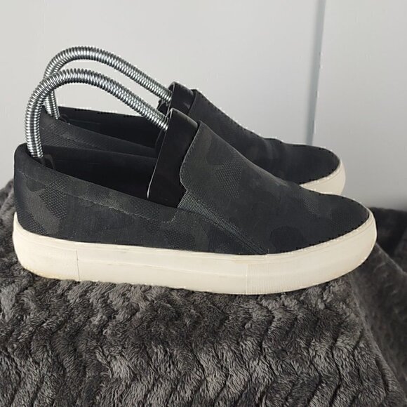 Vince Camuto VP-KORLI 12 Dark Gray Camo Slip On Fashion Sneaker Shoes Sz 7M - Picture 5 of 11